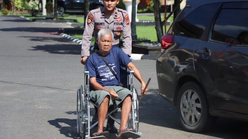 Polres Mura Berikan kemudahan Fasilitas Masyarakat Memiliki Keterbatasan fisik Dalam Pelayanan