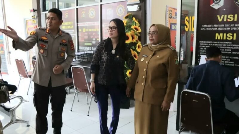 Dampingi Siti Nurizka, Wabup Mura Kunjungi Lapas Narkotika dan Polres