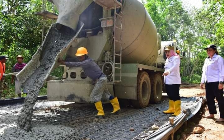 Monitoring Jalan, Bupati Musi Rawas Pastikan Kualitas dan Mutu Pengerjaan