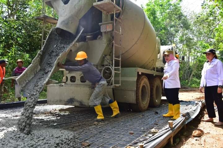 Monitoring Jalan, Bupati Musi Rawas Pastikan Kualitas dan Mutu Pengerjaan