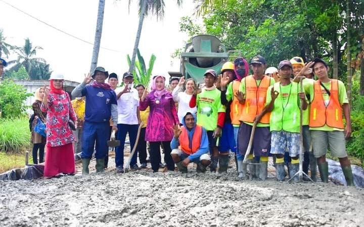 Bupati Mura Monitoring Progres Pembangunan Jalan, Tinjau Kualitas